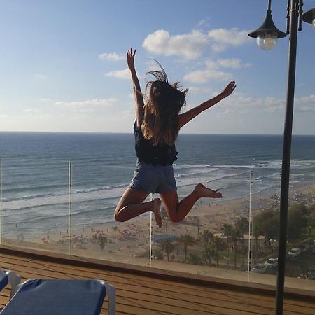Penthouse Apartment On The Beach 바트얌 외부 사진