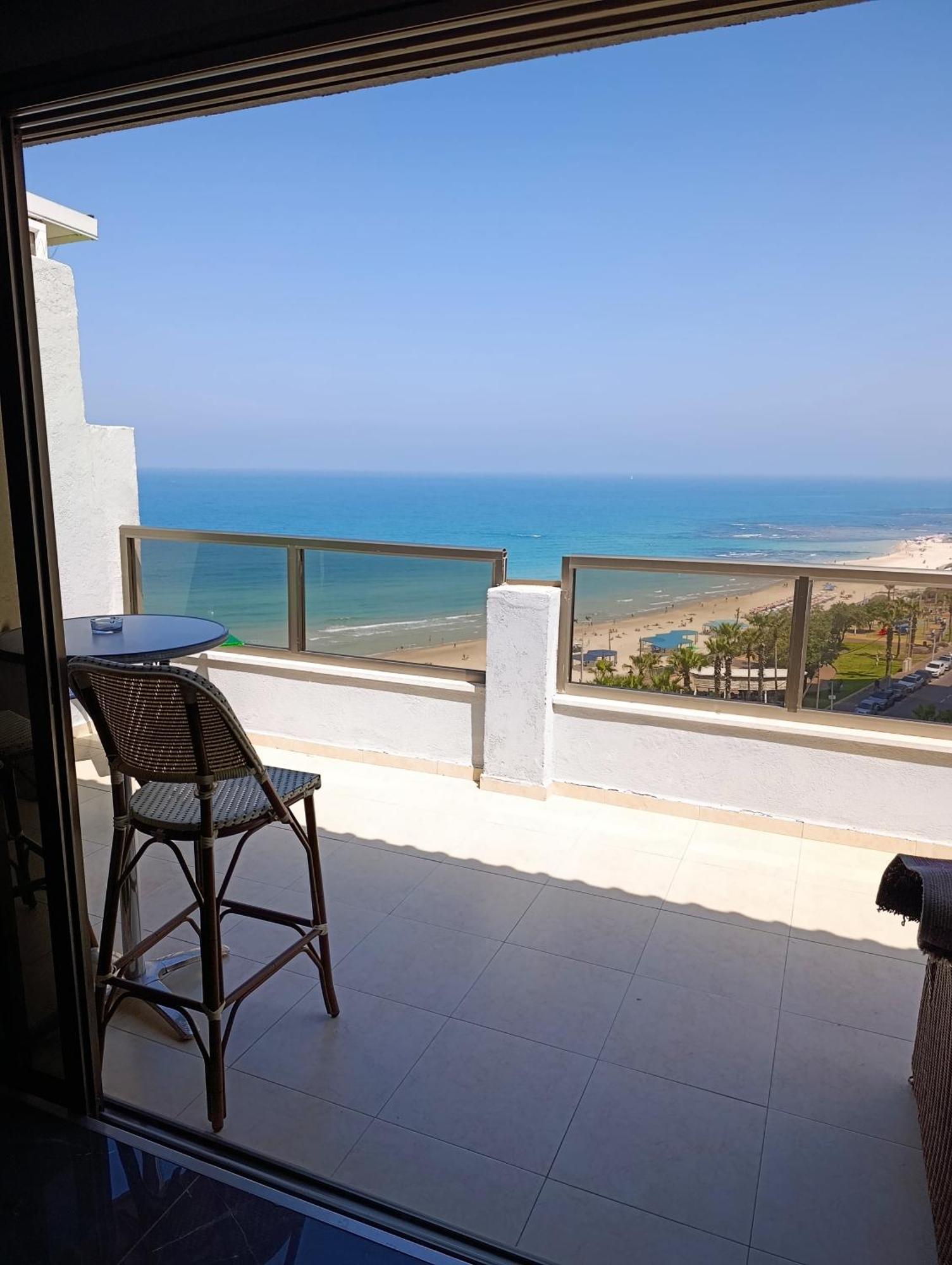 Penthouse Apartment On The Beach 바트얌 객실 사진