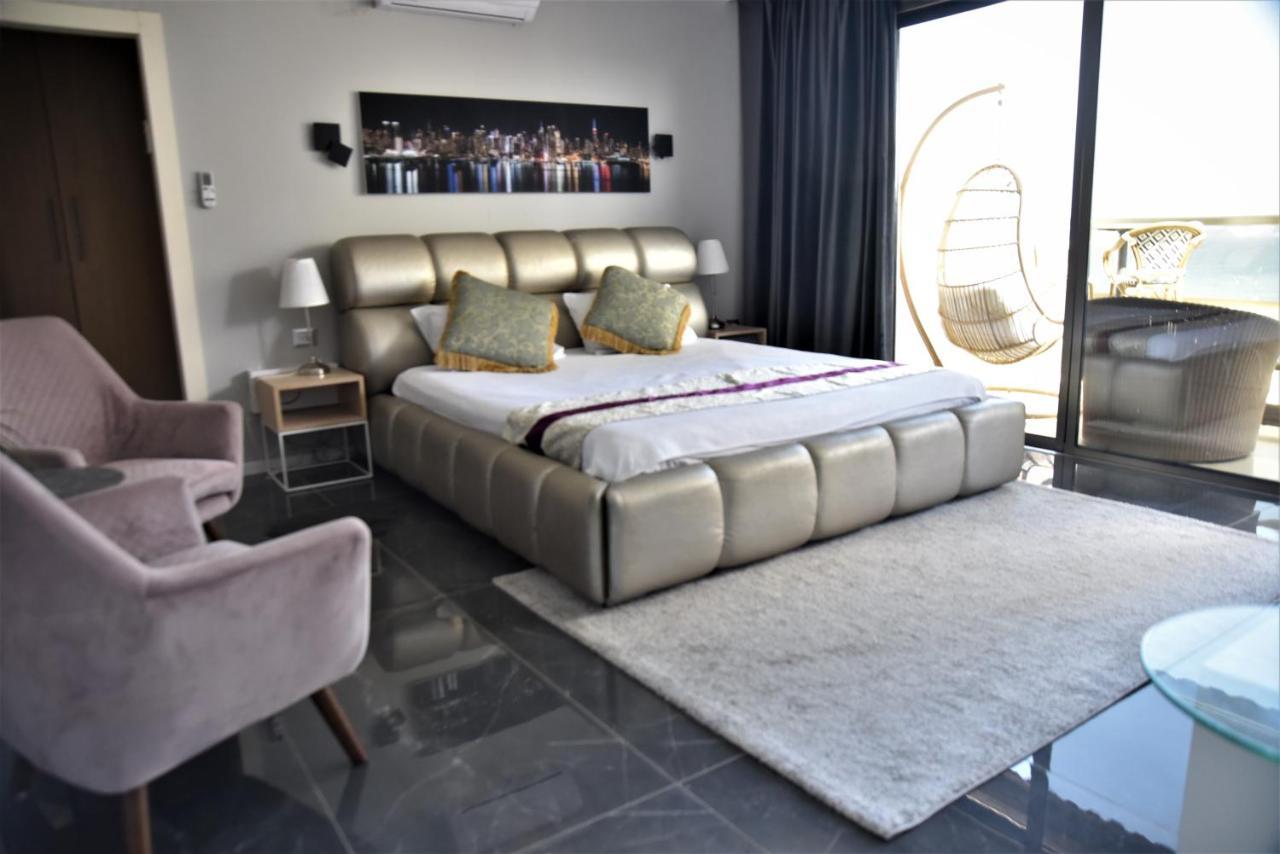 Penthouse Apartment On The Beach 바트얌 외부 사진