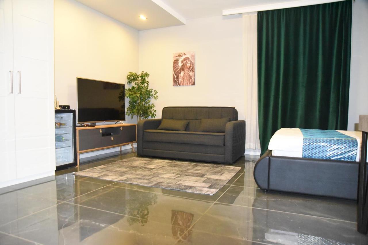 Penthouse Apartment On The Beach 바트얌 외부 사진