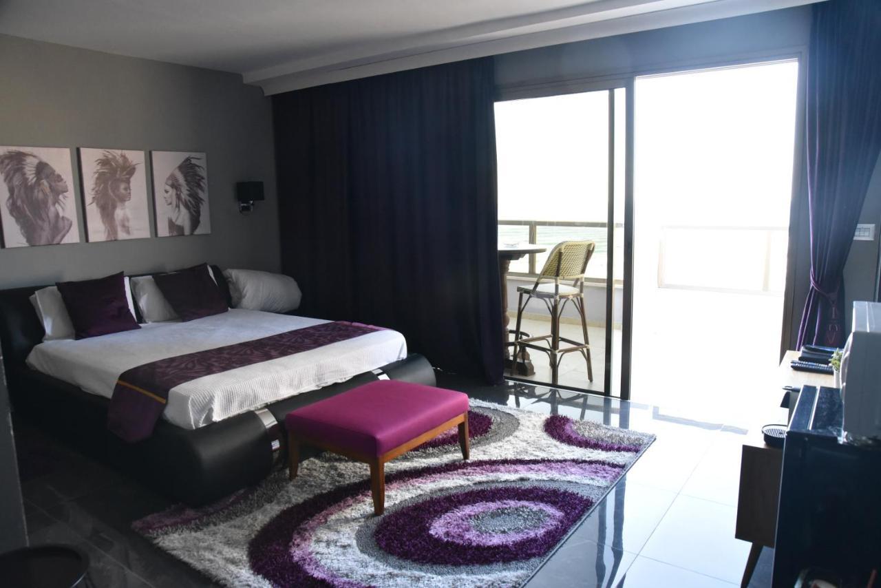 Penthouse Apartment On The Beach 바트얌 외부 사진