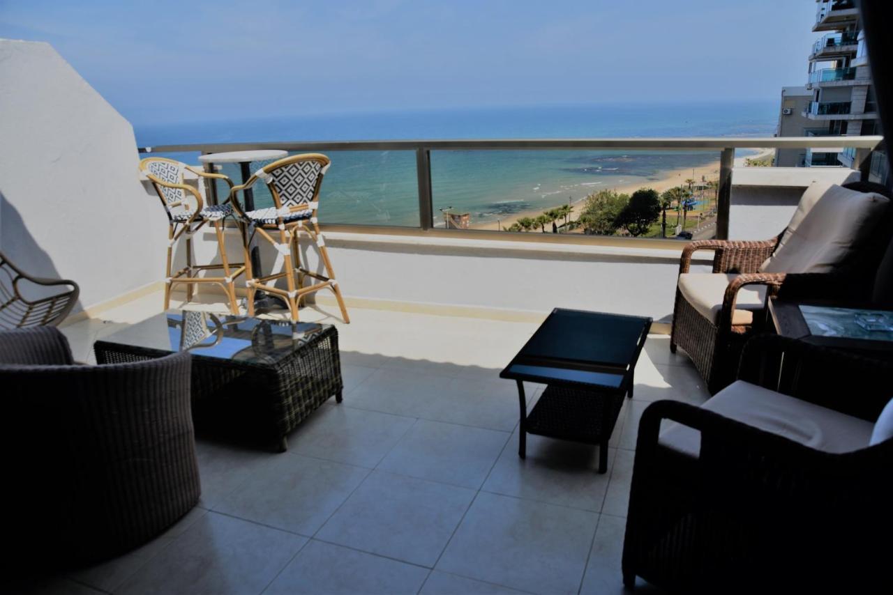 Penthouse Apartment On The Beach 바트얌 외부 사진