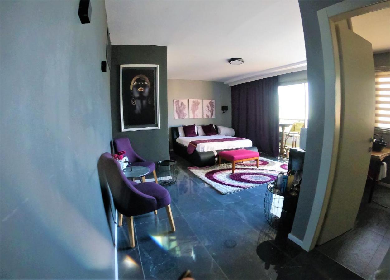 Penthouse Apartment On The Beach 바트얌 외부 사진