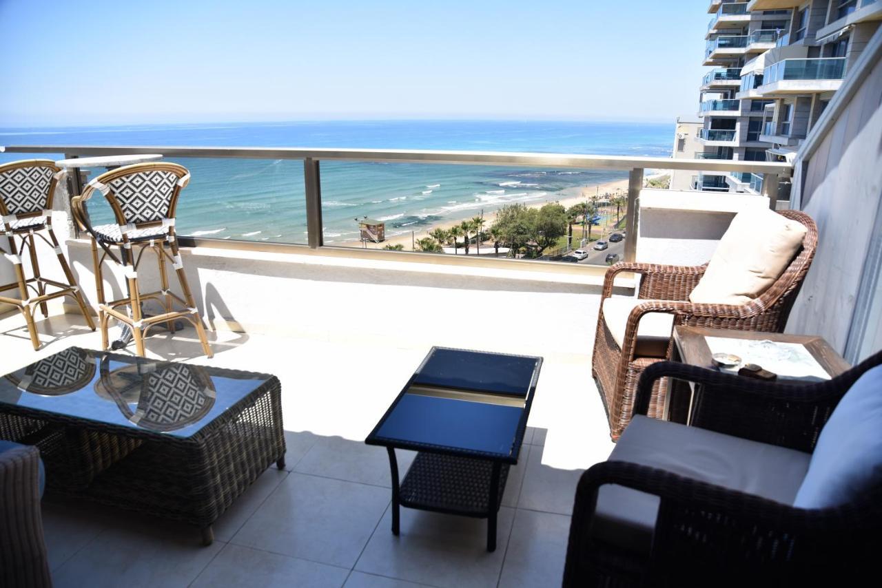 Penthouse Apartment On The Beach 바트얌 외부 사진